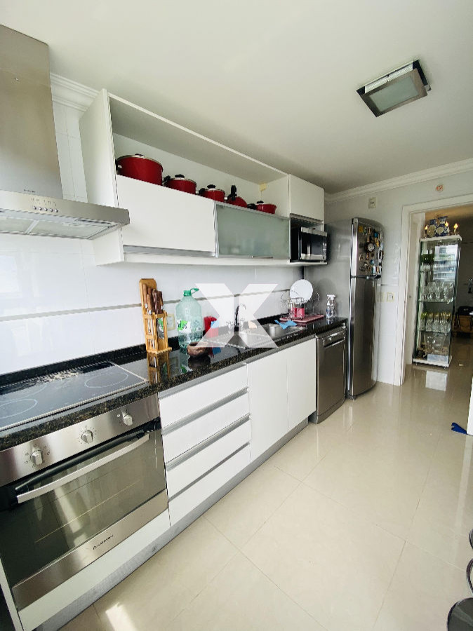 Apartamento ID.570 - Casino Tower  en venta  vista la mar  3 dormitorios 2 baños Punta del Este