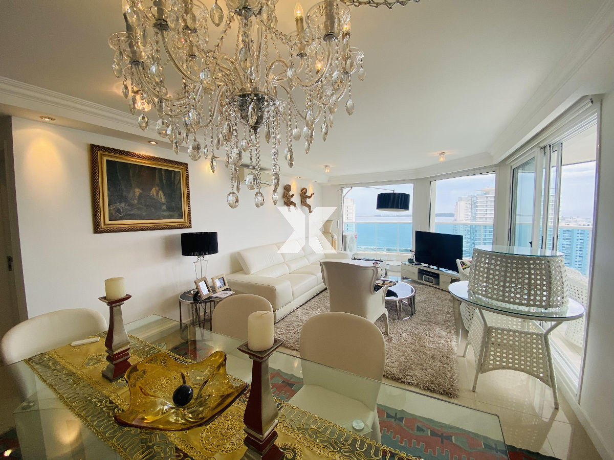 Apartamento ID.570 - Casino Tower  en venta  vista la mar  3 dormitorios 2 baños Punta del Este