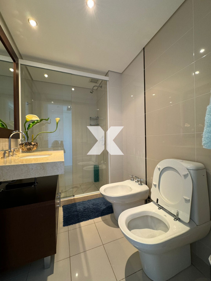 Apartamento ID.532 - Apartamento en venta 4 dormitorios y serv. Torre Aquarela. 