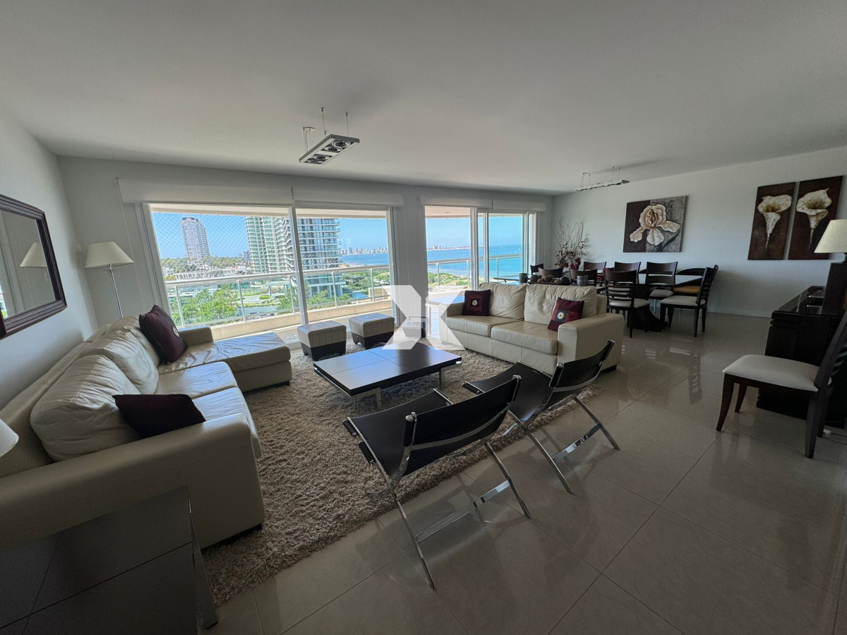 Apartamento ID.532 - Apartamento en venta 4 dormitorios y serv. Torre Aquarela. 