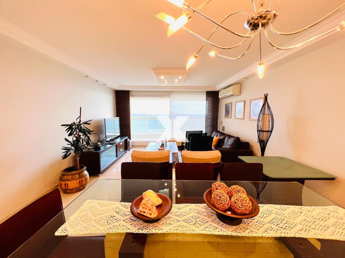 Apartamento ID.431 - Le Jardin apartamento en venta de 3 dormitorios. Vista al mar.