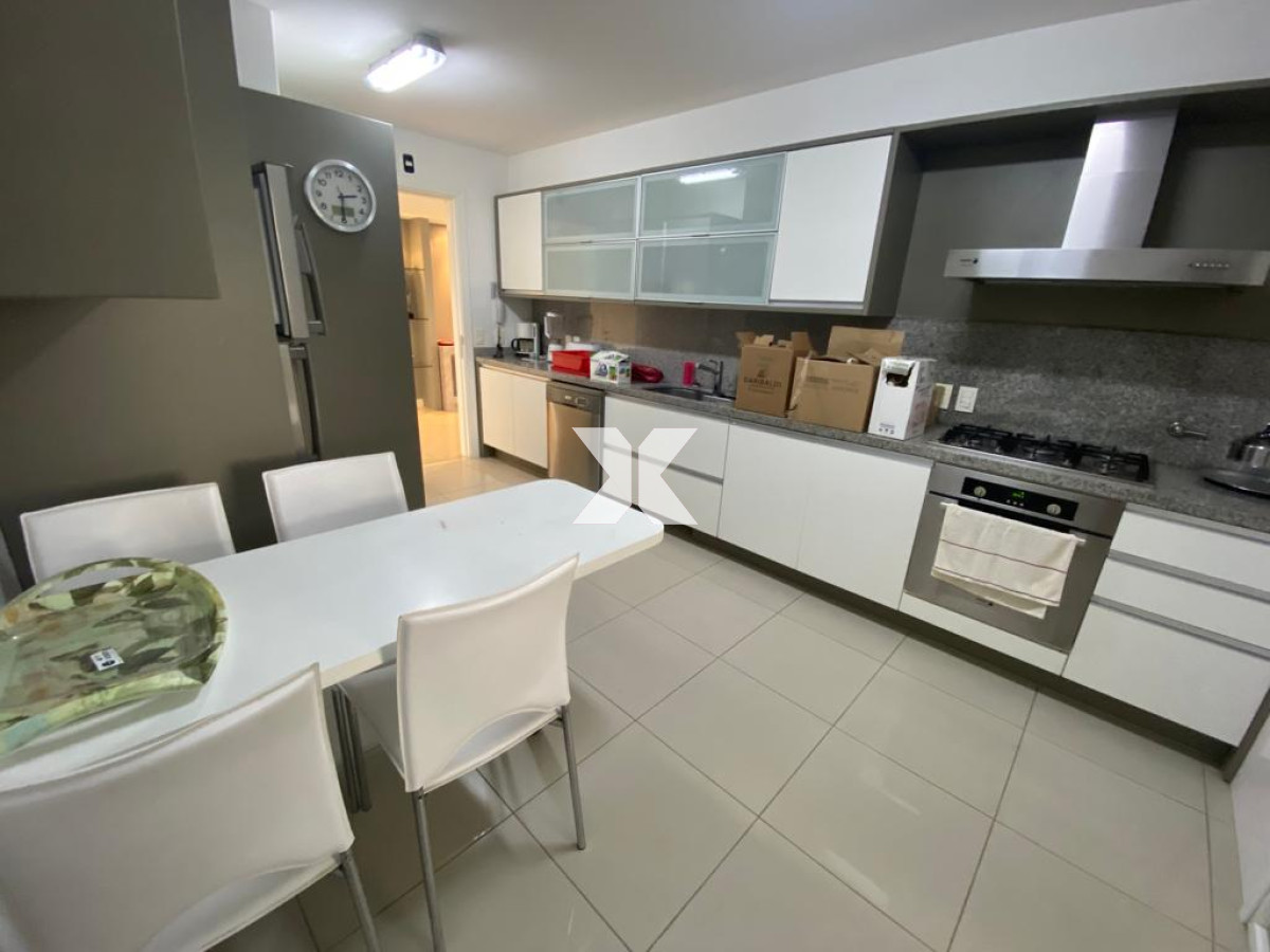 Apartamento ID.537 - Aquarela apartamento en alquiler anual 3 dormitorios y dependencia. Punta del Este.