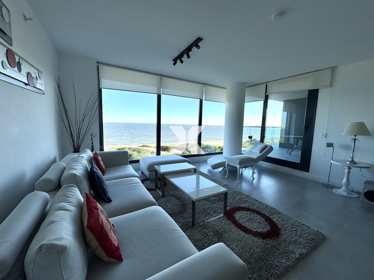 Apartamento ID.569 - Apartamento en venta 2 dormitorios Playa Mansa vista - Venetian - a estrenar - frente al mar- lujo