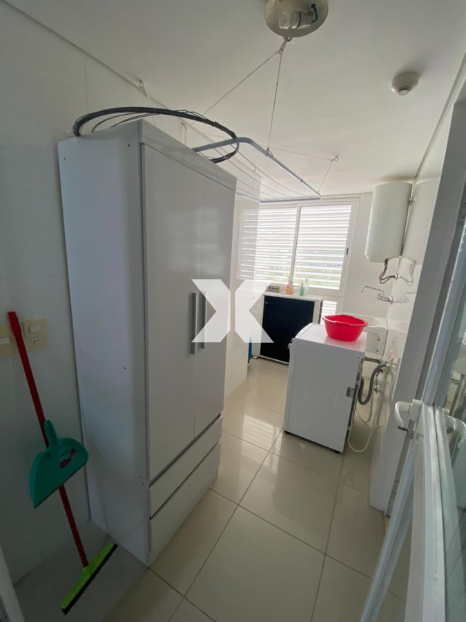 Apartamento ID.537 - Aquarela apartamento en alquiler anual 3 dormitorios y dependencia. Punta del Este.