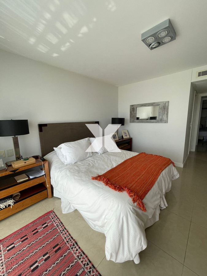 Apartamento ID.538 - Torre Aquarela 3 dormitorios y dependencia en alquiler febrero 2024.