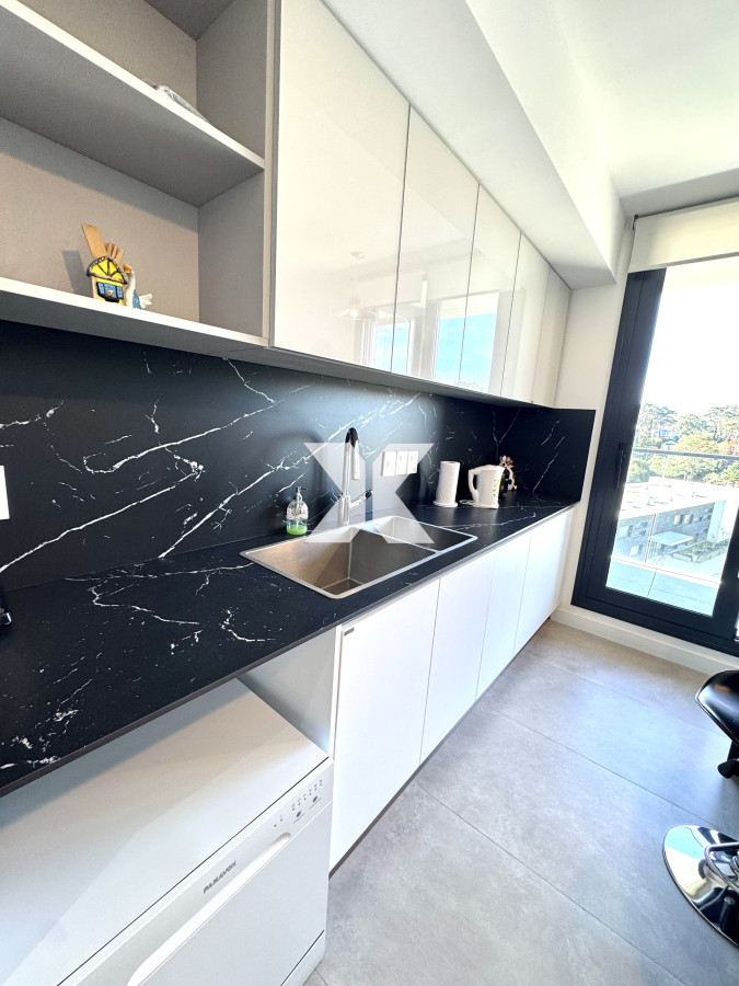 Apartamento ID.569 - Apartamento en venta 2 dormitorios Playa Mansa vista - Venetian - a estrenar - frente al mar- lujo