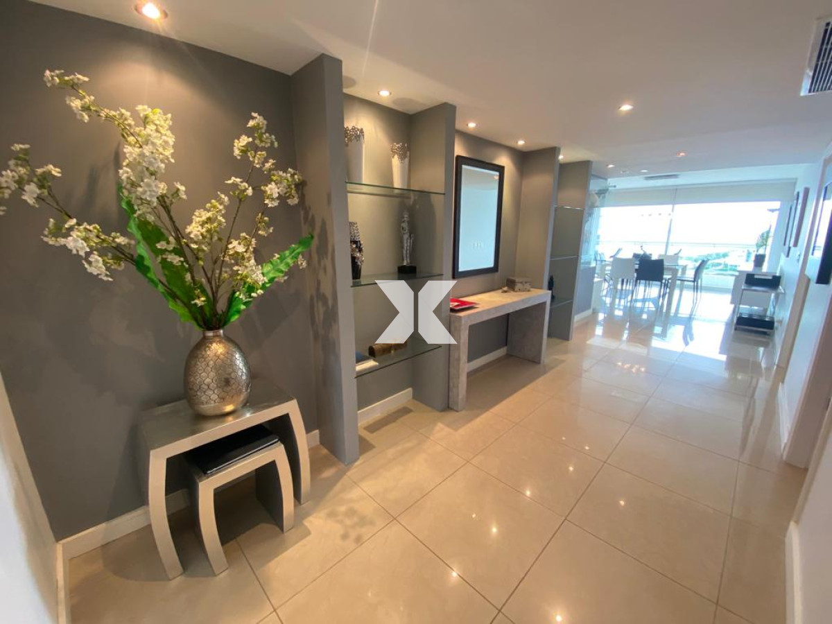 Apartamento ID.537 - Aquarela apartamento en alquiler anual 3 dormitorios y dependencia. Punta del Este.