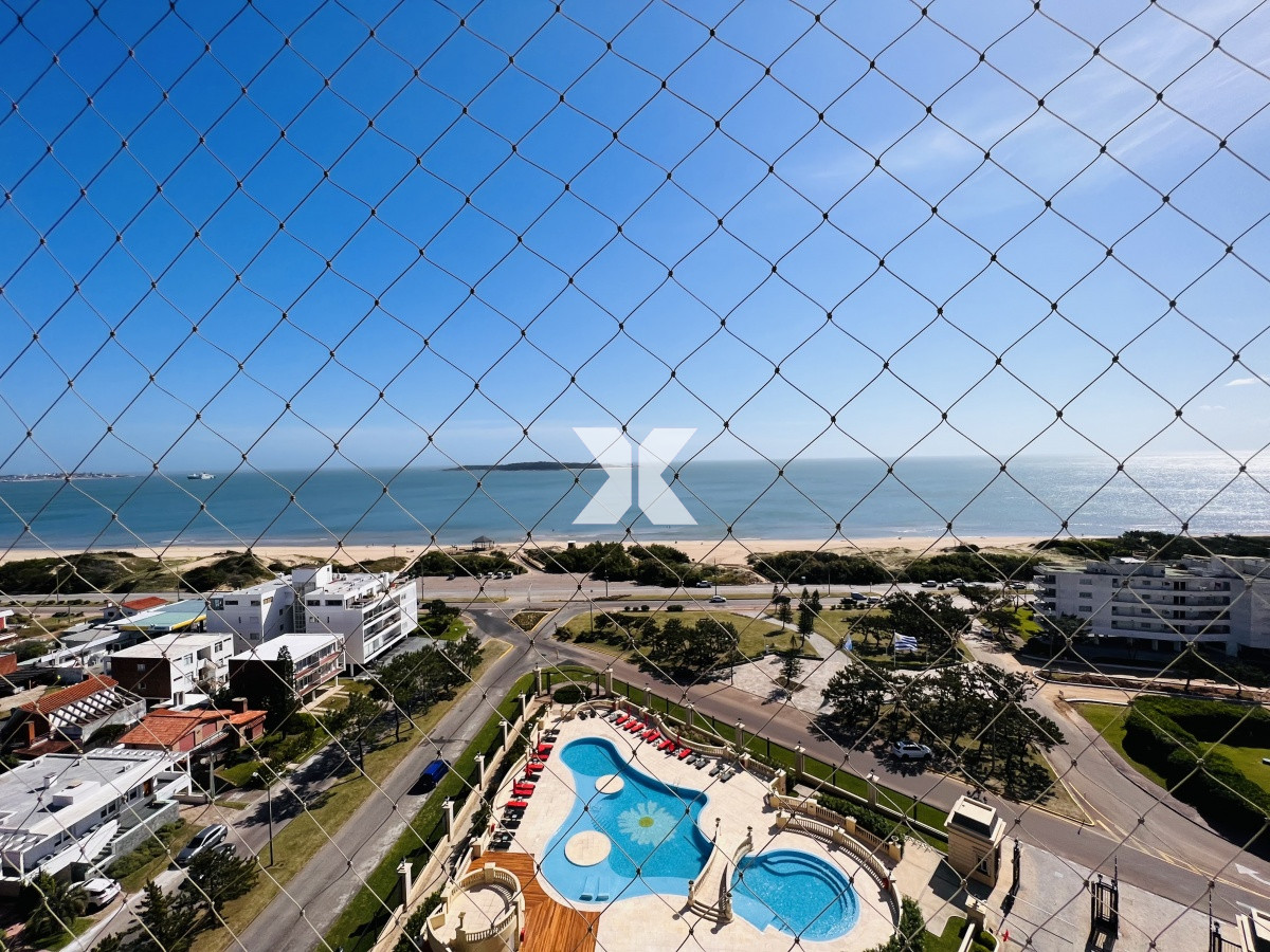 Apartamento ID.431 - Le Jardin apartamento en venta de 3 dormitorios. Vista al mar.
