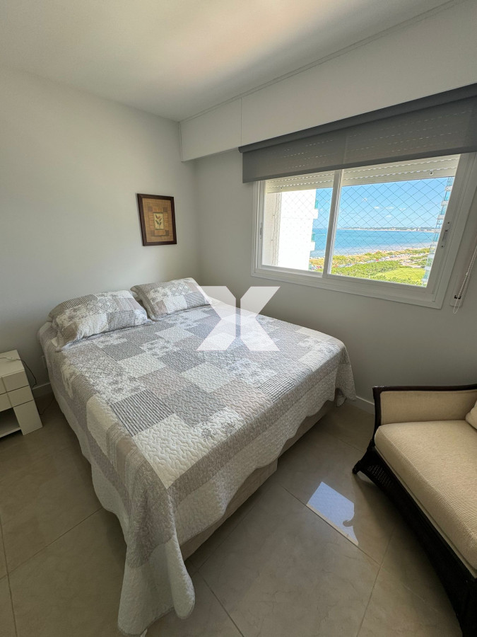 Apartamento ID.532 - Apartamento en venta 4 dormitorios y serv. Torre Aquarela. 