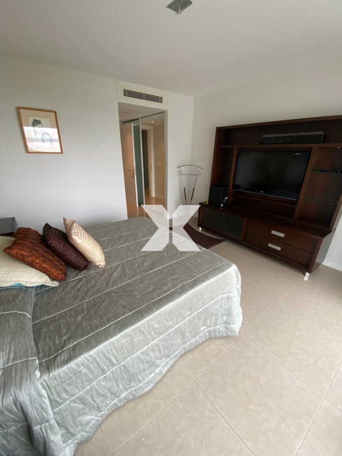 Apartamento ID.537 - Aquarela apartamento en alquiler anual 3 dormitorios y dependencia. Punta del Este.