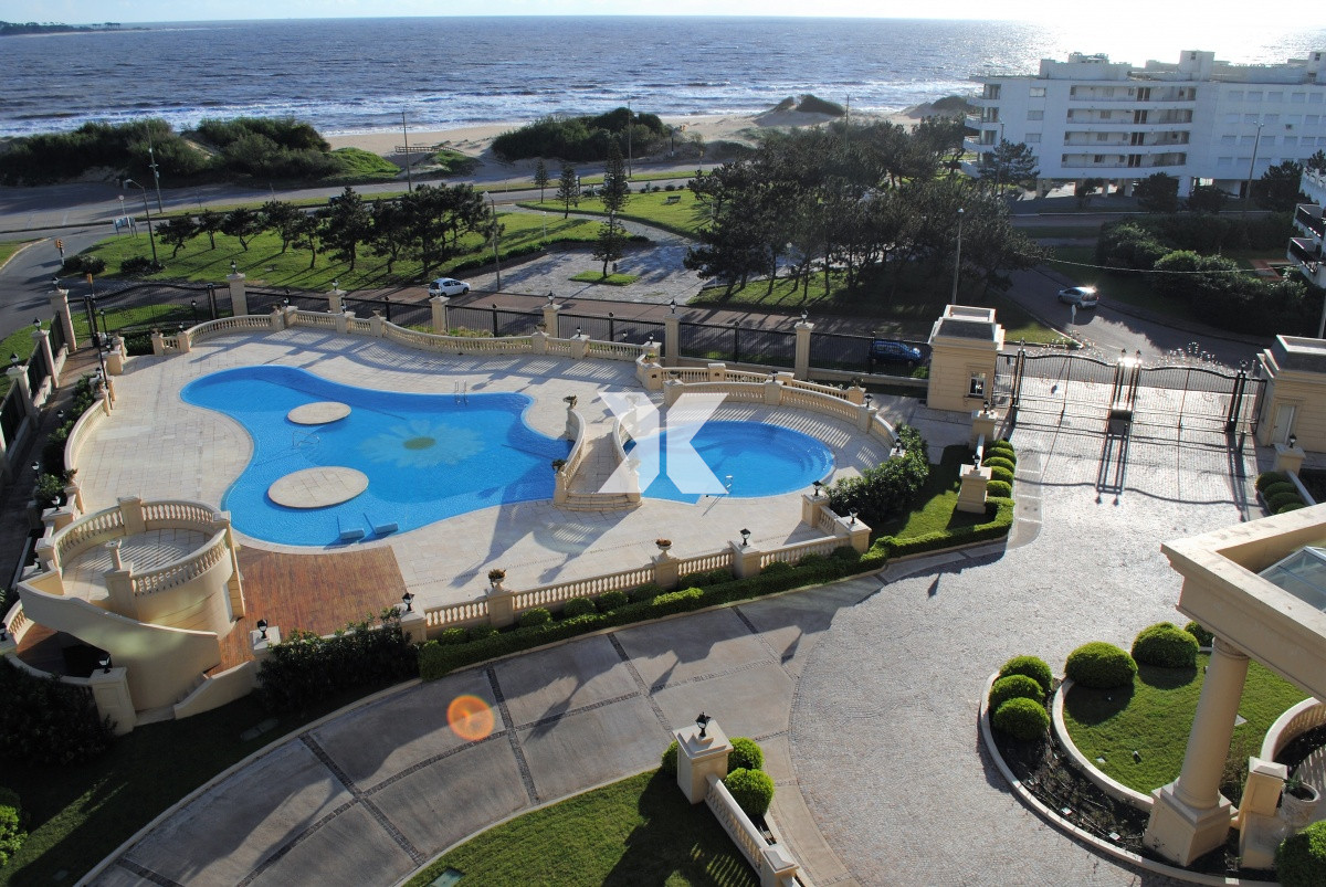 Apartamento ID.431 - Le Jardin apartamento en venta de 3 dormitorios. Vista al mar.