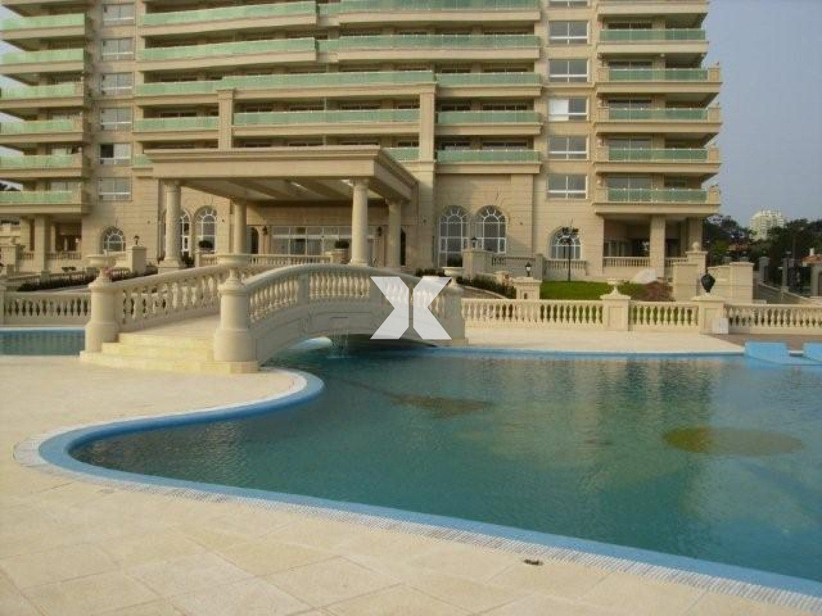 Apartamento ID.431 - Le Jardin apartamento en venta de 3 dormitorios. Vista al mar.