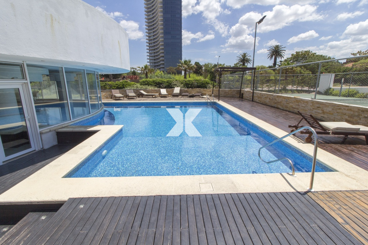 Apartamento ID.570 - Casino Tower  en venta  vista la mar  3 dormitorios 2 baños Punta del Este