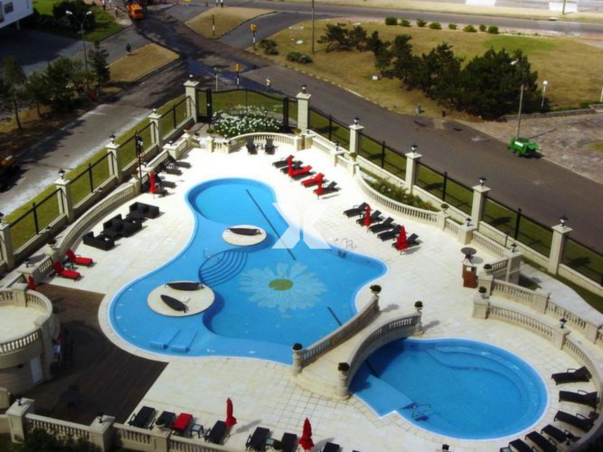 Apartamento ID.431 - Le Jardin apartamento en venta de 3 dormitorios. Vista al mar.