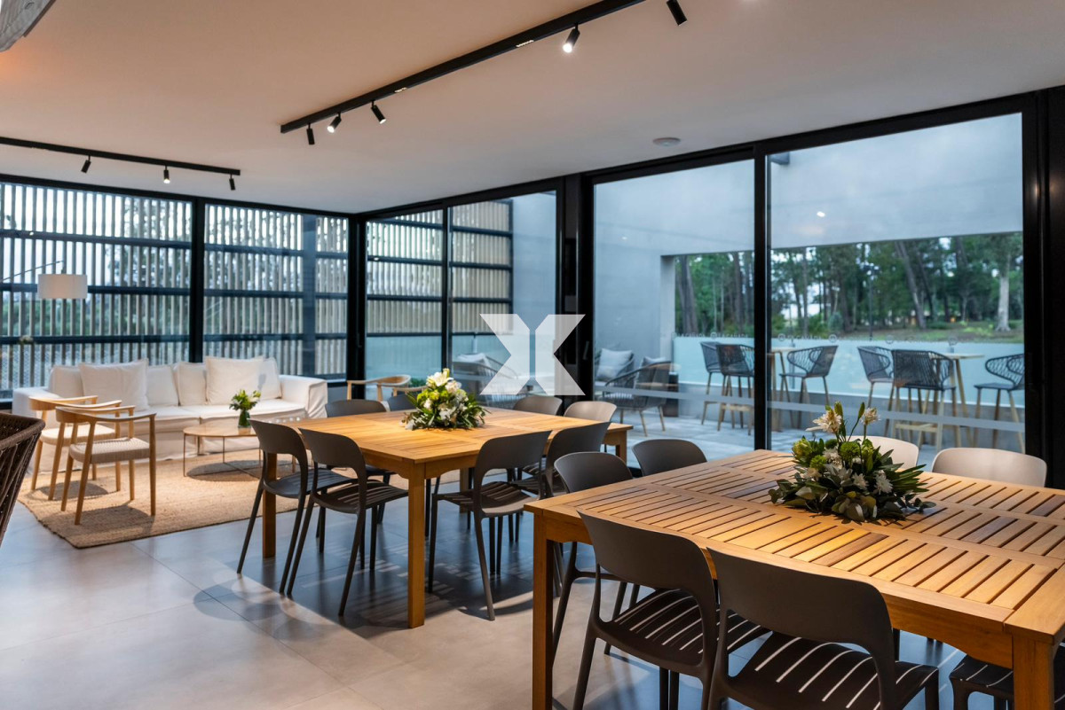 Apartamento ID.423 - Aquarela apartamento en venta de 4 dormitorios  Punta del Este Financia