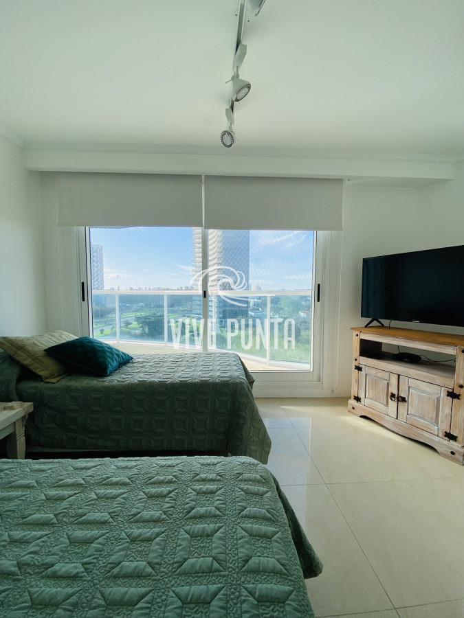 Apartamento ID.500 - Casino Tower tres dormitorios en alquiler de verano 2024. 