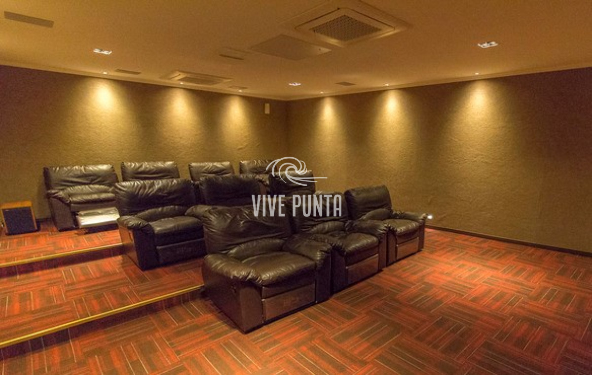 Apartamento ID.500 - Casino Tower tres dormitorios en alquiler de verano 2024. 