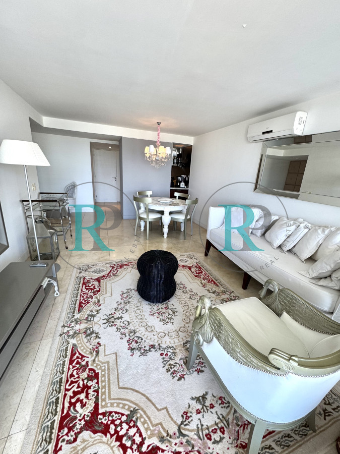 Apartamento ID.2626 - Apartamento de 1 dormitorio en venta. Punta del Este. Torre Yoo