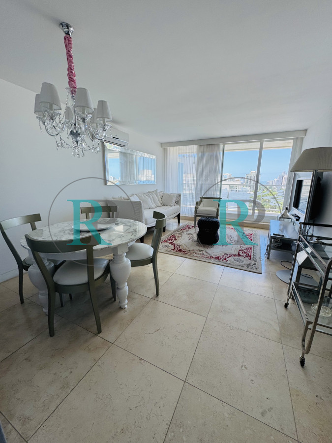 Apartamento ID.2626 - Apartamento de 1 dormitorio en venta. Punta del Este. Torre Yoo