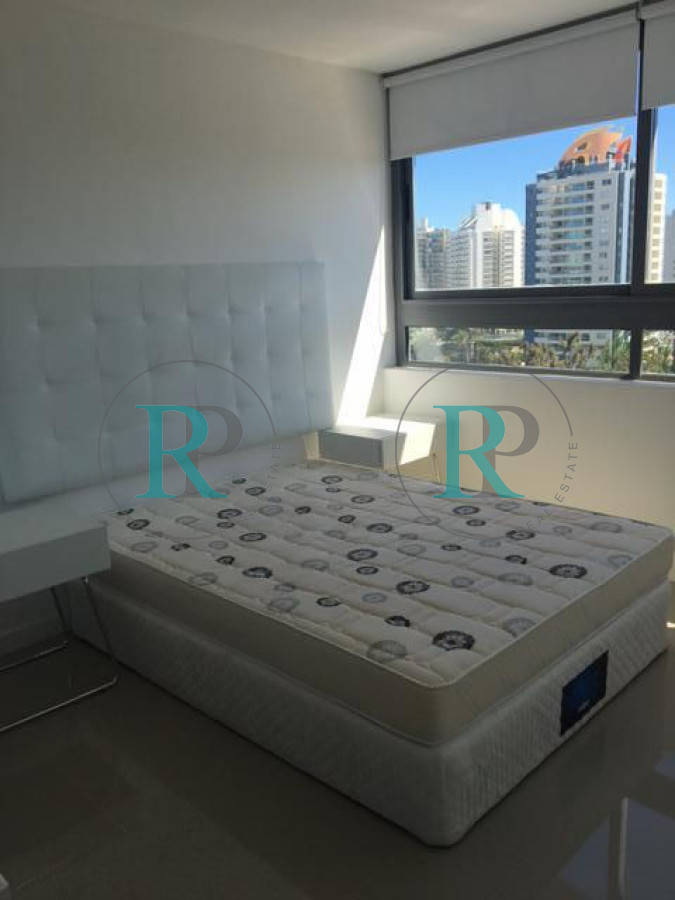 Apartamento ID.1200 - Apartamento en venta 2 dormitorios. Chronos- Playa Brava. Punta del Este.