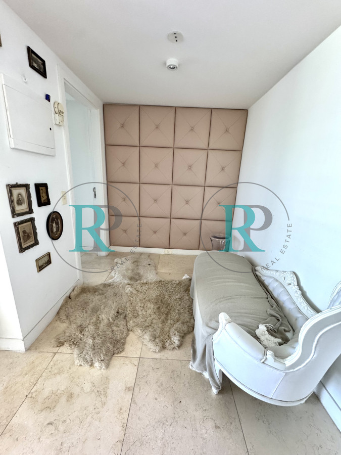 Apartamento ID.2626 - Apartamento de 1 dormitorio en venta. Punta del Este. Torre Yoo