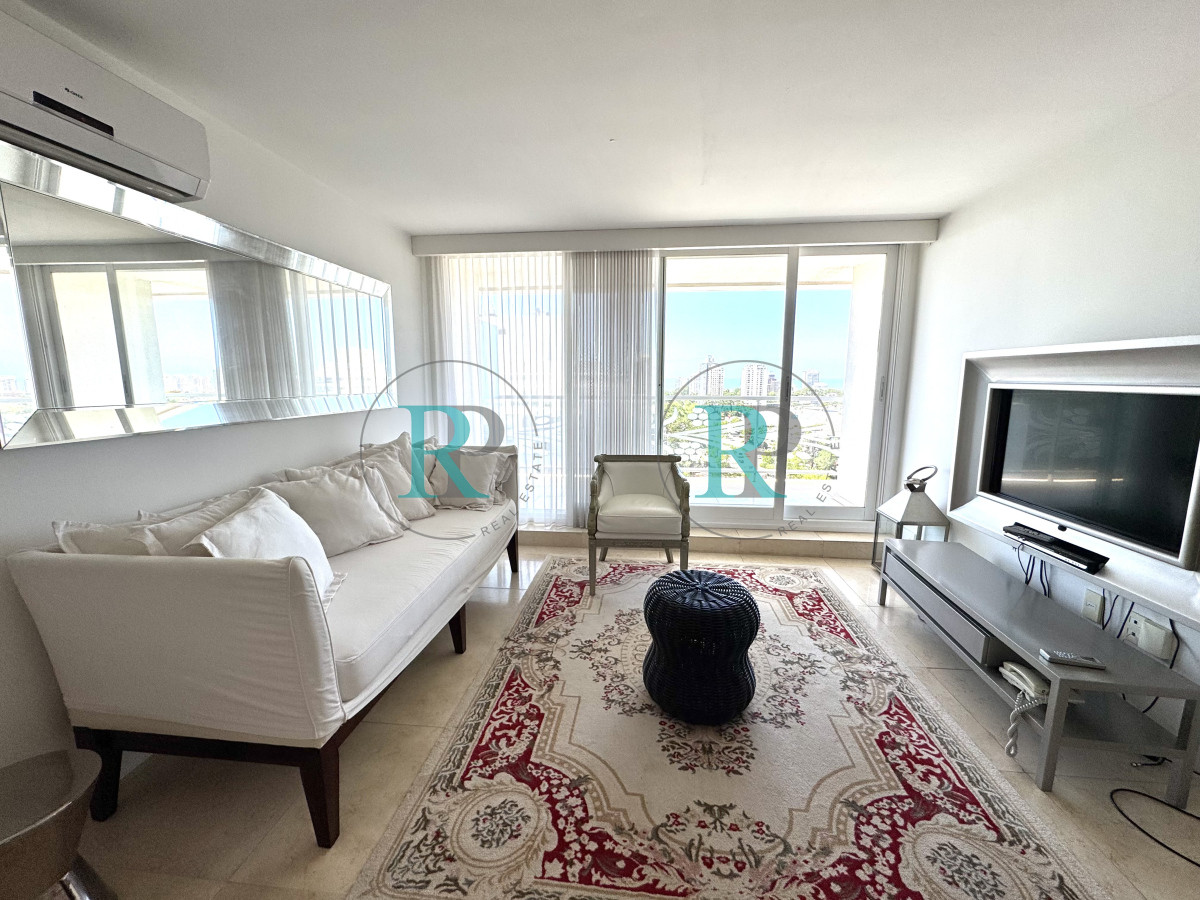 Apartamento ID.2626 - Apartamento de 1 dormitorio en venta. Punta del Este. Torre Yoo