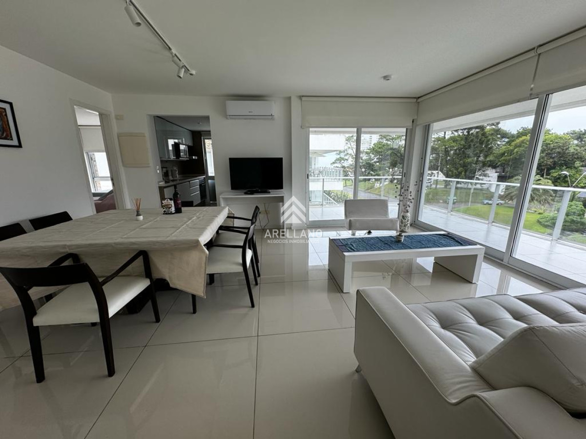 Apartamento ID.2984 - PENTHOUSE en venta Playa Mansa Punta del Este  