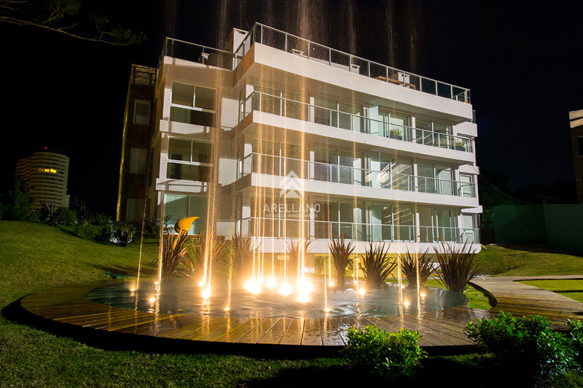 Apartamento ID.2984 - PENTHOUSE en venta Playa Mansa Punta del Este  