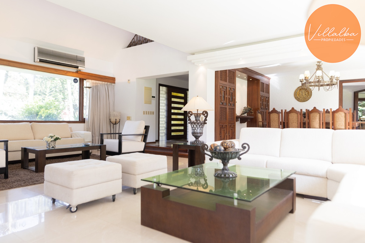 Casa ID.3312 - Casa en venta en paradas -mansa. 6 dormitorios. 852 metros edificados. 