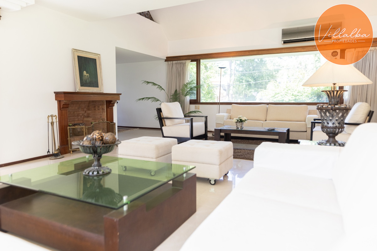 Casa ID.3312 - Casa en venta en paradas -mansa. 6 dormitorios. 852 metros edificados. 