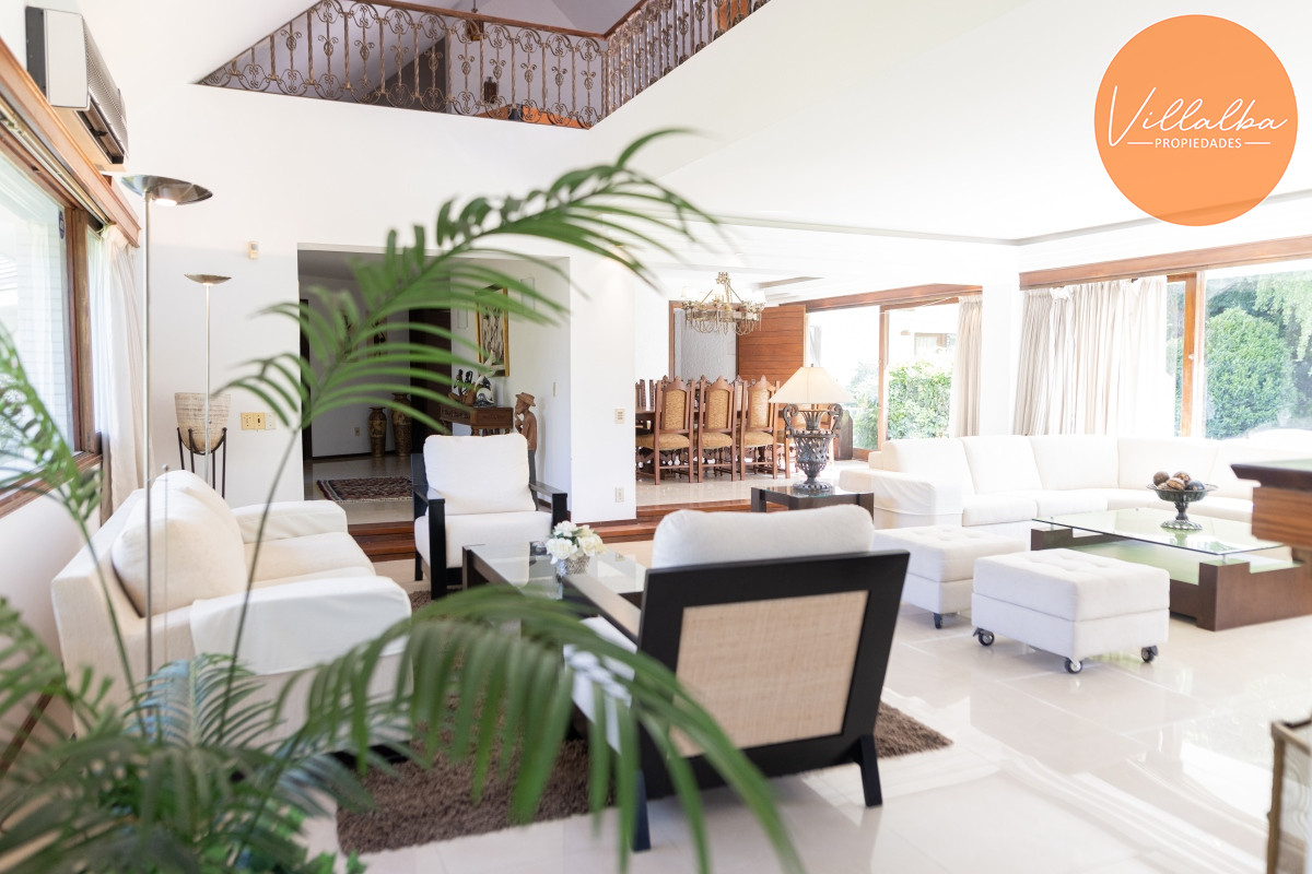 Casa ID.3312 - Casa en venta en paradas -mansa. 6 dormitorios. 852 metros edificados. 
