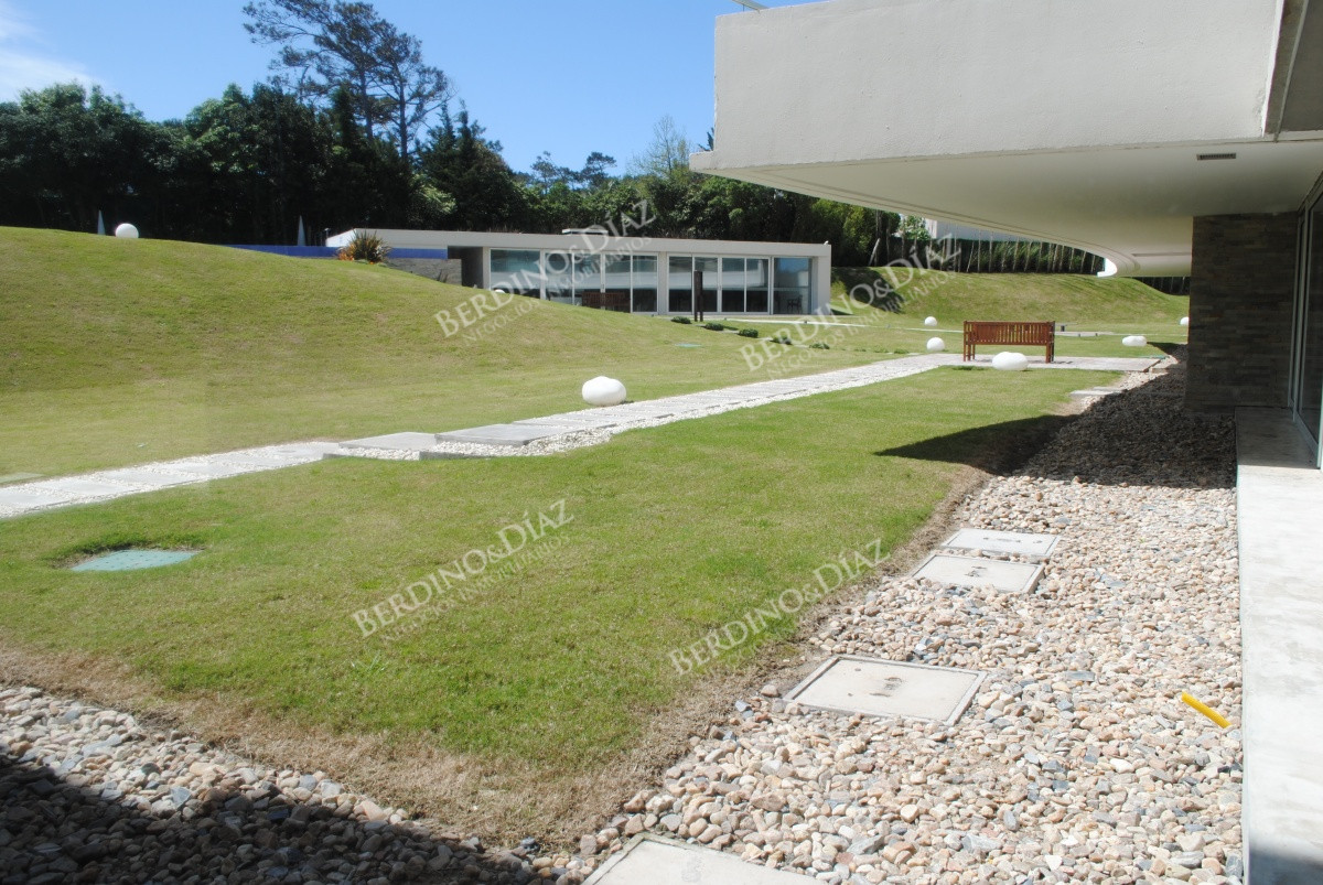 Apartamento ID.2941 - Lumiere apartamento en venta de tres dormitorios y dep. de servicio.