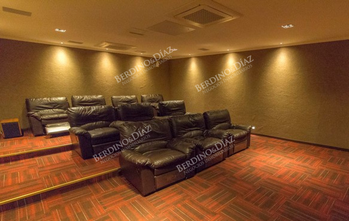 Apartamento ID.2602 - Casino Tower  en venta  vista la mar  3 dormitorios 2 baños Punta del Este