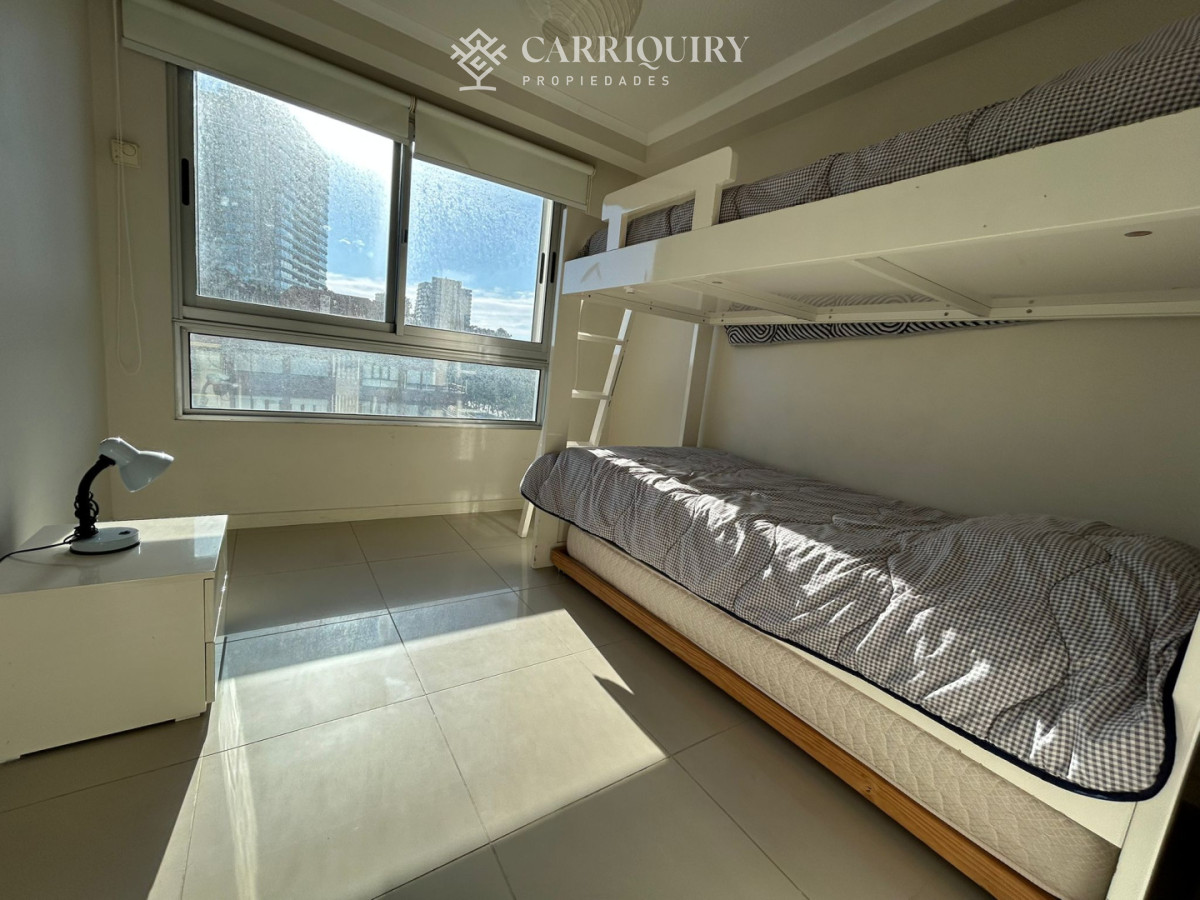 Apartamento ID.10323 - Ocean Drive Apartamento en venta tres dormitorios, full amenities