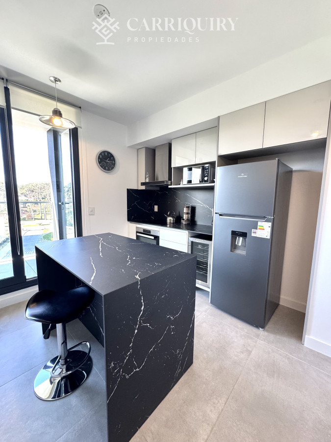 Apartamento ID.8318/Apartamento-en-playa-Brava- - Apartamento en venta 2 dormitorios Playa Mansa vista - Venetian - a estrenar - frente al mar- lujo