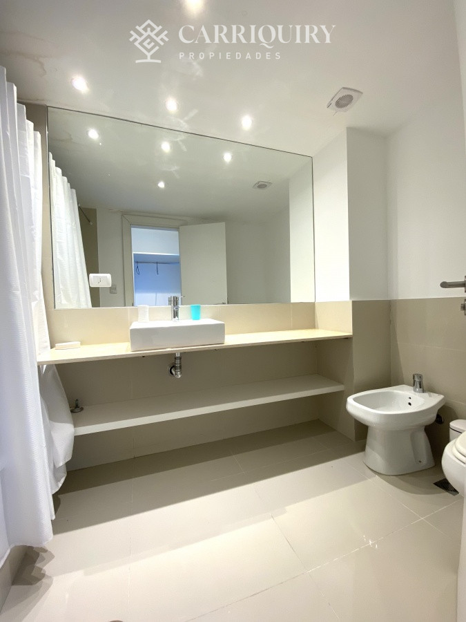 Apartamento ID.7896 - Playa Mansa apartamento en venta 3 dormitorios y servicio.