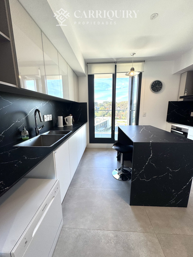 Apartamento ID.8318/Apartamento-en-playa-Brava- - Apartamento en venta 2 dormitorios Playa Mansa vista - Venetian - a estrenar - frente al mar- lujo