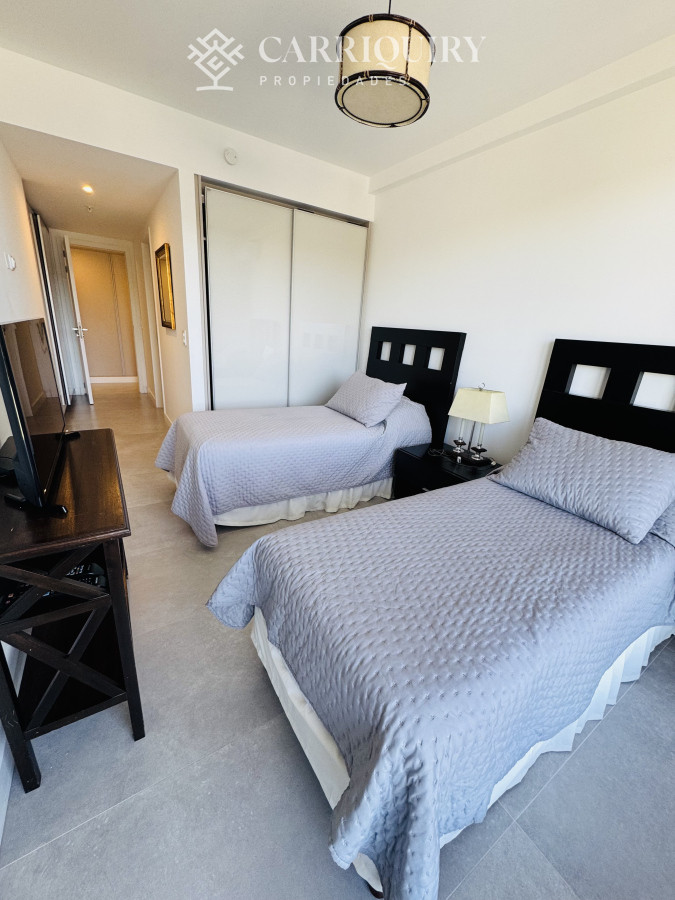 Apartamento ID.8318/Apartamento-en-playa-Brava- - Apartamento en venta 2 dormitorios Playa Mansa vista - Venetian - a estrenar - frente al mar- lujo