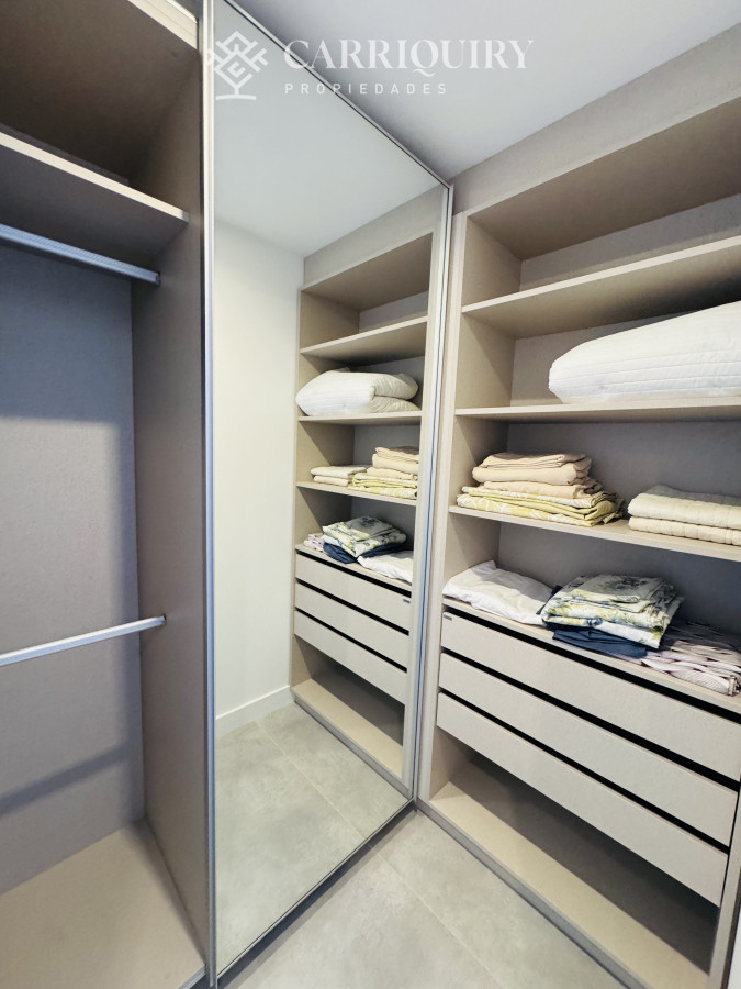 Apartamento ID.8318/Apartamento-en-playa-Brava- - Apartamento en venta 2 dormitorios Playa Mansa vista - Venetian - a estrenar - frente al mar- lujo