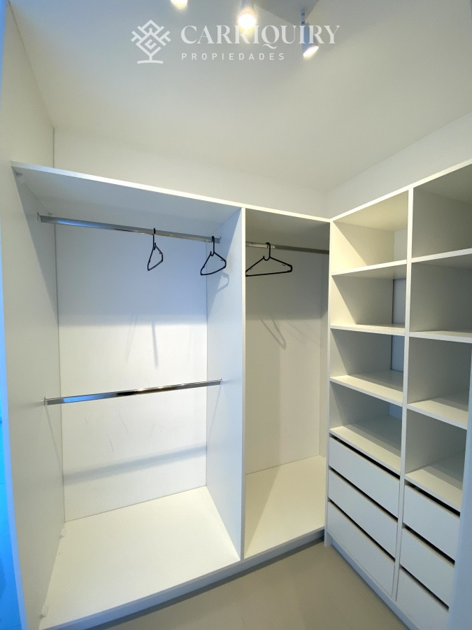 Apartamento ID.7896 - Playa Mansa apartamento en venta 3 dormitorios y servicio.
