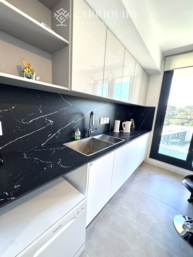 Apartamento ID.8318/Apartamento-en-playa-Brava- - Apartamento en venta 2 dormitorios Playa Mansa vista - Venetian - a estrenar - frente al mar- lujo