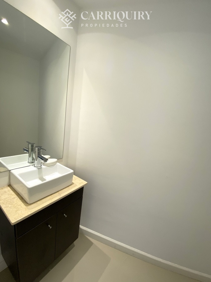 Apartamento ID.7896 - Playa Mansa apartamento en venta 3 dormitorios y servicio.