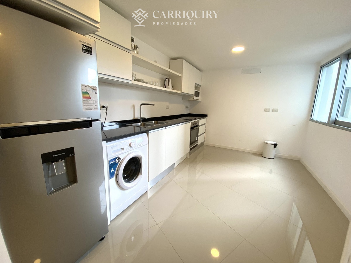 Apartamento ID.7896 - Playa Mansa apartamento en venta 3 dormitorios y servicio.