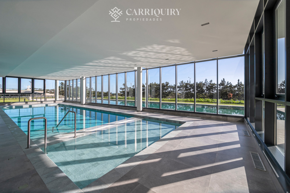 Apartamento ID.8318/Apartamento-en-playa-Brava- - Apartamento en venta 2 dormitorios Playa Mansa vista - Venetian - a estrenar - frente al mar- lujo