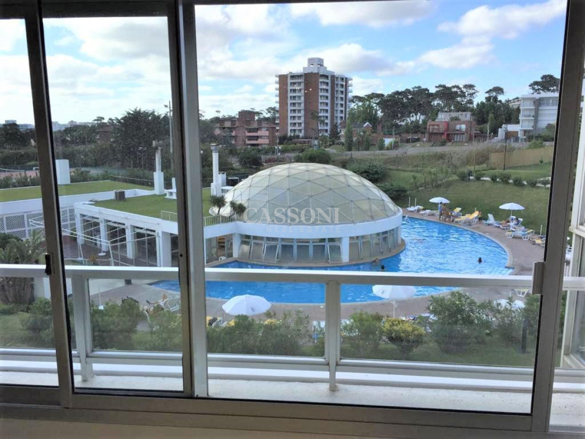 Apartamento ID.4503 - Complejo Lincoln. Apartamento 3 dormitorios en alquiler  - Playa Mansa Punta del Este