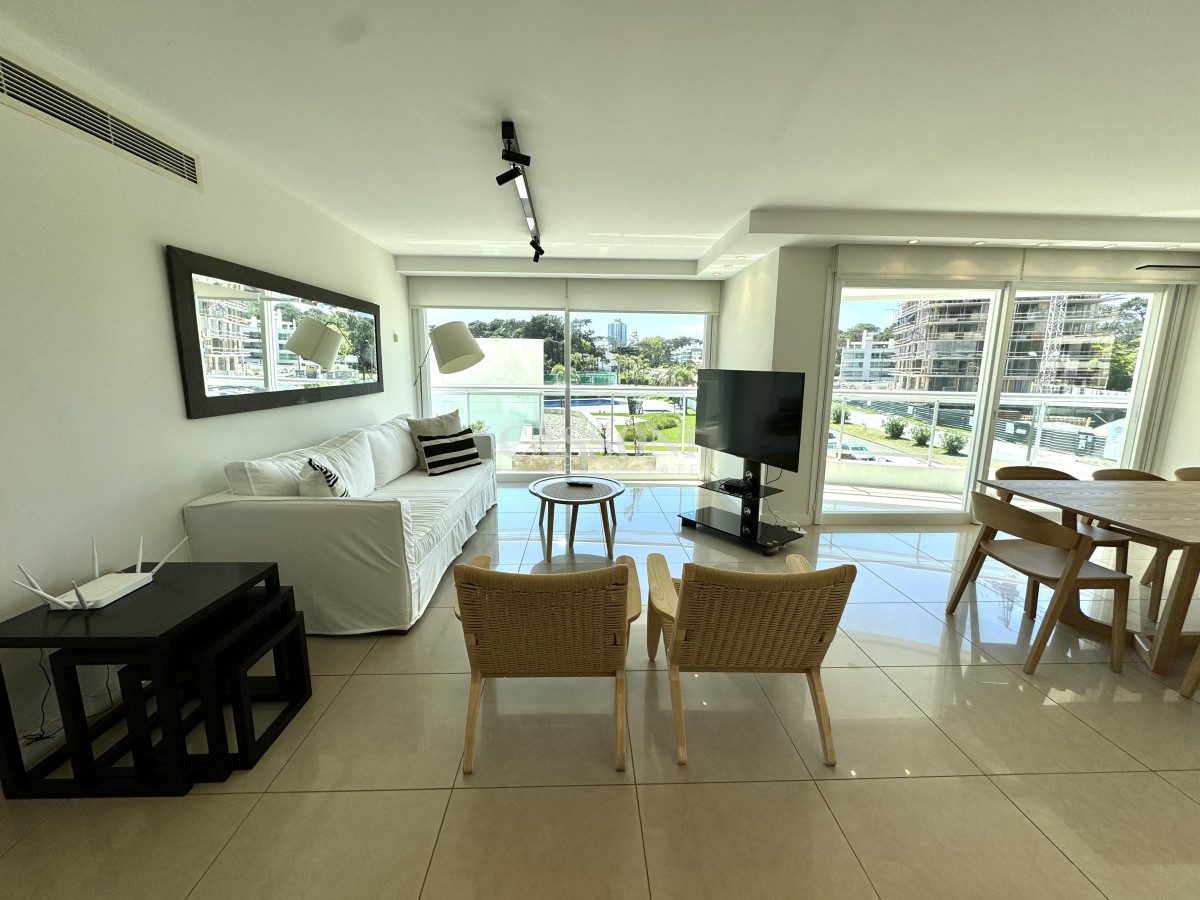 Apartamento ID.2210 - En venta. Apartamento en Torre Aquarela. 2 Dormitorios y dep. de servicio. 