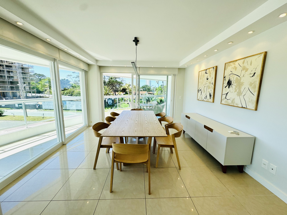 Apartamento ID.2210 - En venta. Apartamento en Torre Aquarela. 2 Dormitorios y dep. de servicio. 
