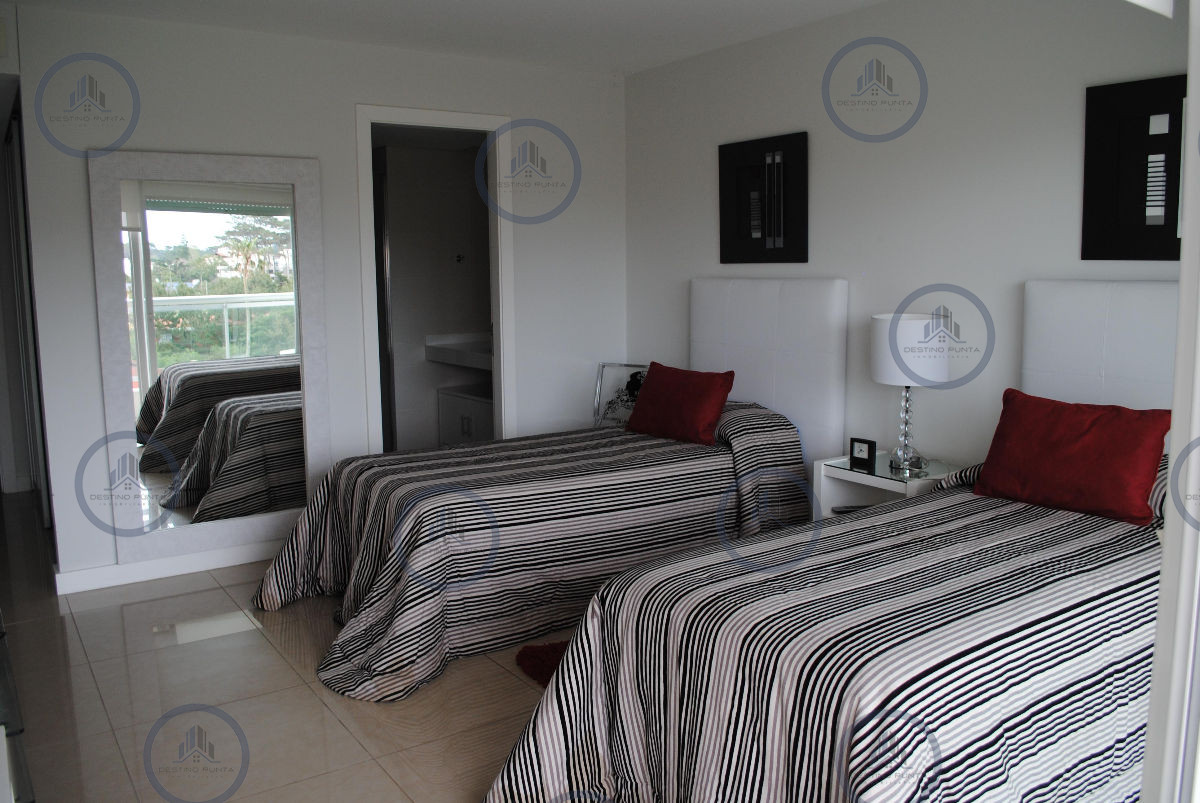 Apartamento ID.1606 - Maravilloso apartamento en alquiler temporario de cuatro dormitorios, Torre Aquarela, Playa Mansa 