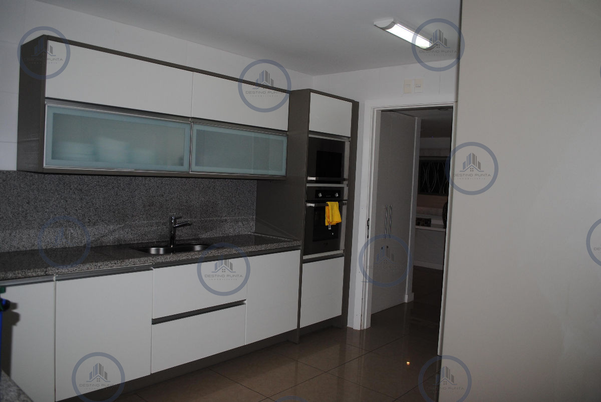 Apartamento ID.1606 - Maravilloso apartamento en alquiler temporario de cuatro dormitorios, Torre Aquarela, Playa Mansa 