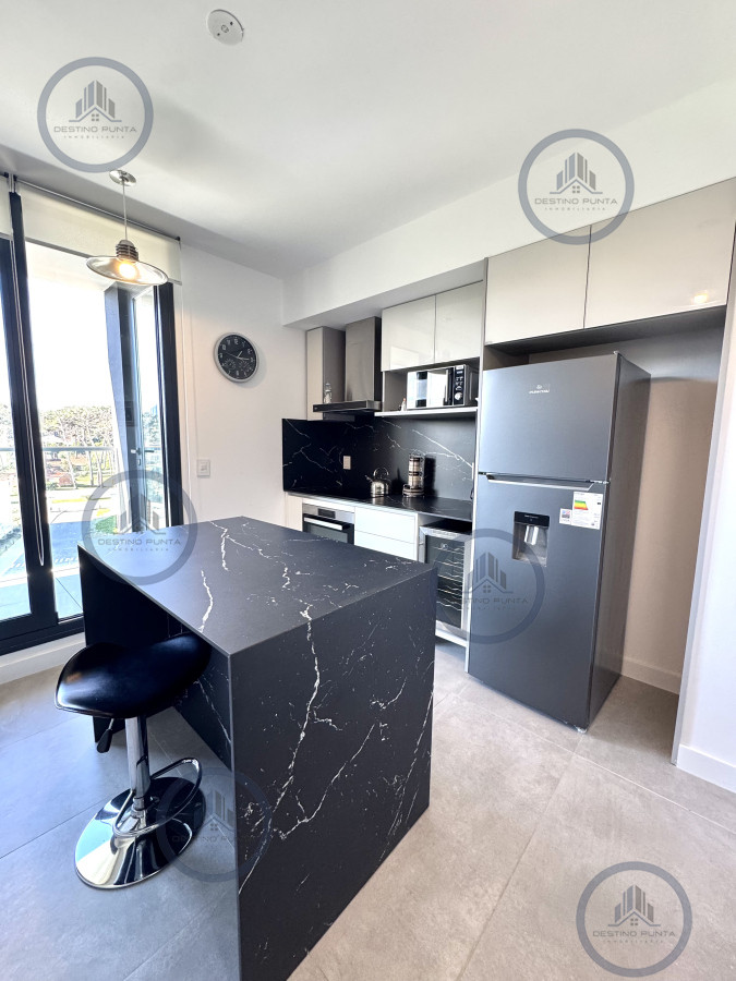 Apartamento ID.2203 - Apartamento en venta 2 dormitorios Playa Mansa vista - Venetian - a estrenar - frente al mar- lujo